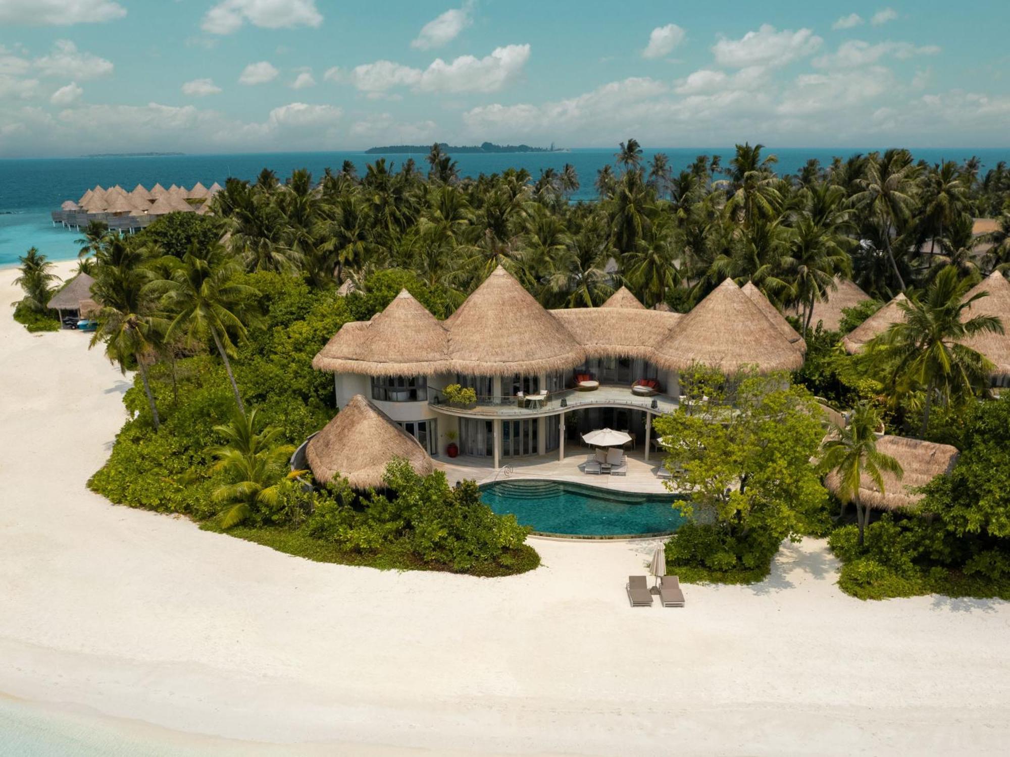 Отель The Nautilus Maldives Kamadhoo Экстерьер фото
