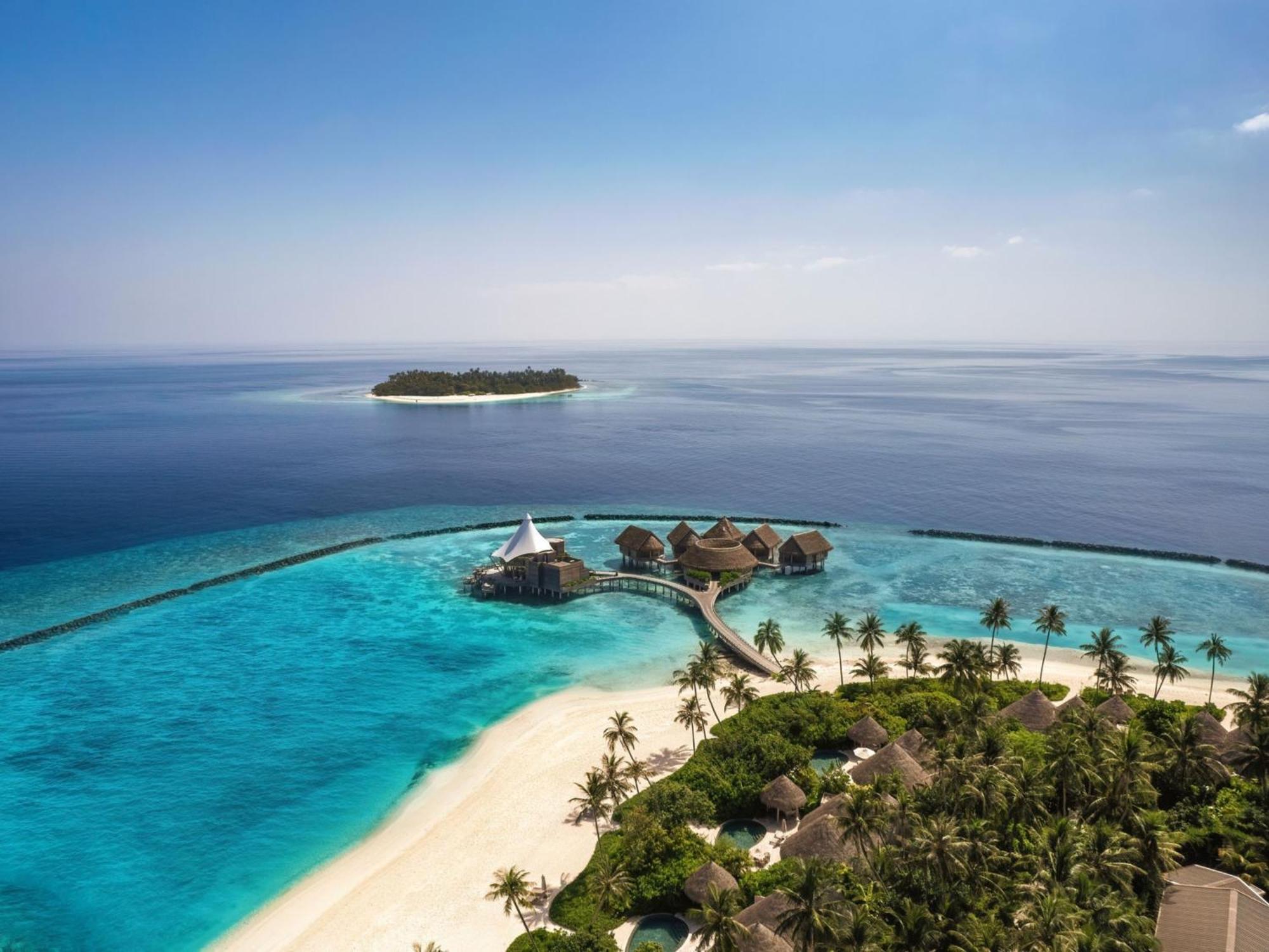 Отель The Nautilus Maldives Kamadhoo Экстерьер фото