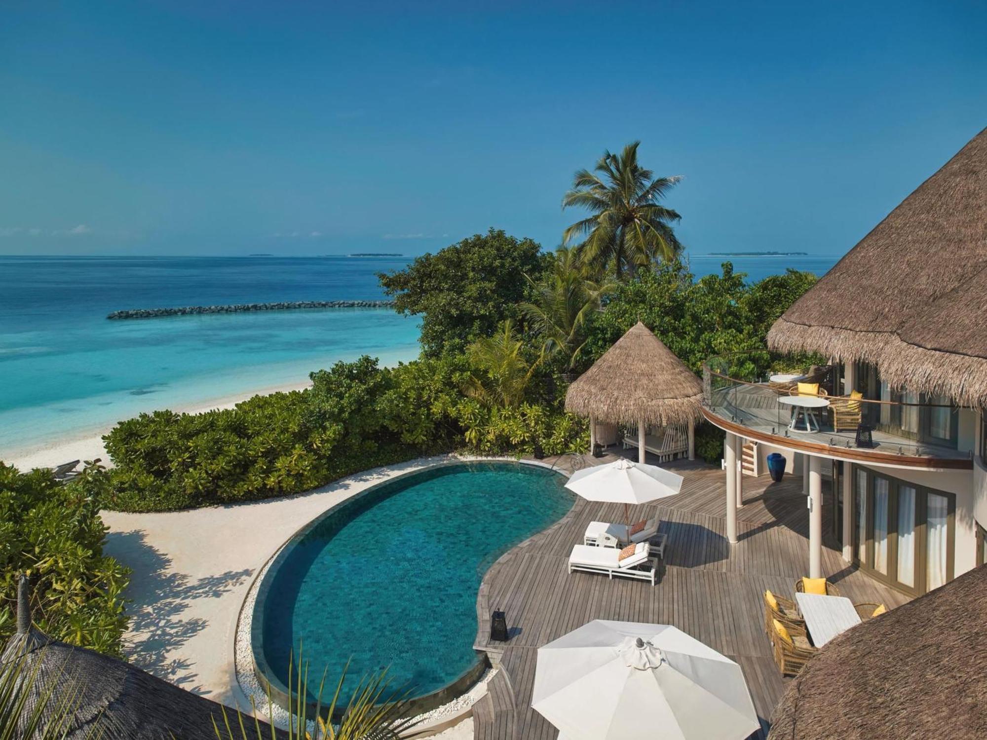 Отель The Nautilus Maldives Kamadhoo Экстерьер фото