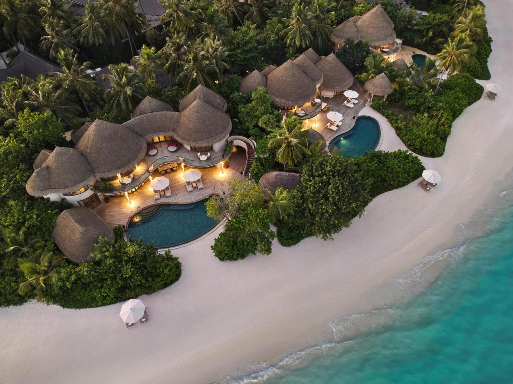 Отель The Nautilus Maldives Kamadhoo Экстерьер фото