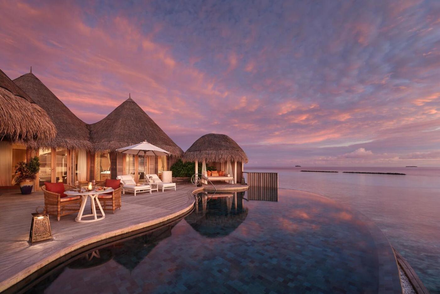 Отель The Nautilus Maldives Kamadhoo Экстерьер фото